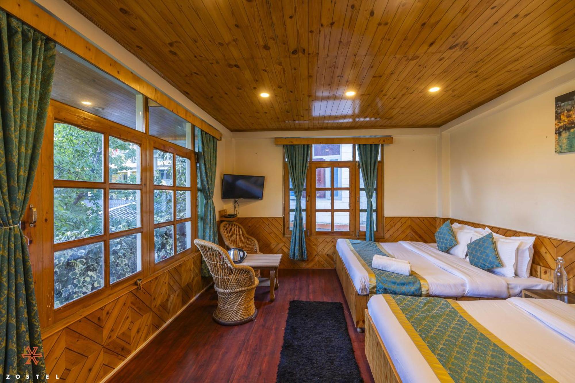 Zostel Old Manali Vandrarhem Exteriör bild