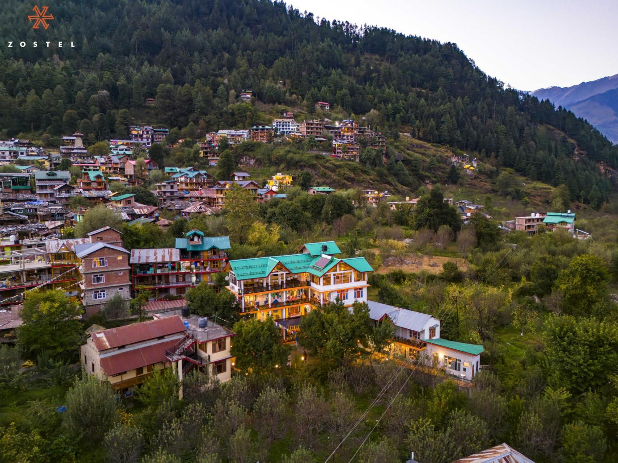Zostel Old Manali Vandrarhem Exteriör bild